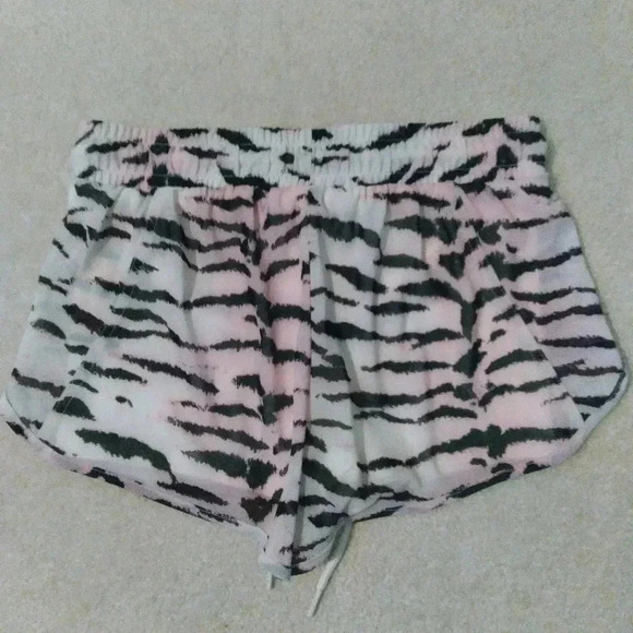 Forever 21 lined running shorts X-small NWOT - Picture 3 of 6